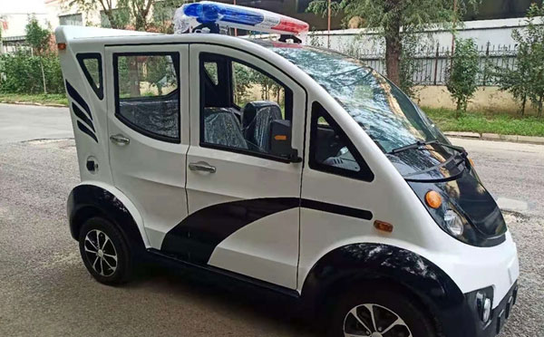 米林警用巡逻车